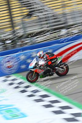media/May-29-2022-Fastrack Riders_ [[fc0f8b1a06]]/Level 3/Start Finish/